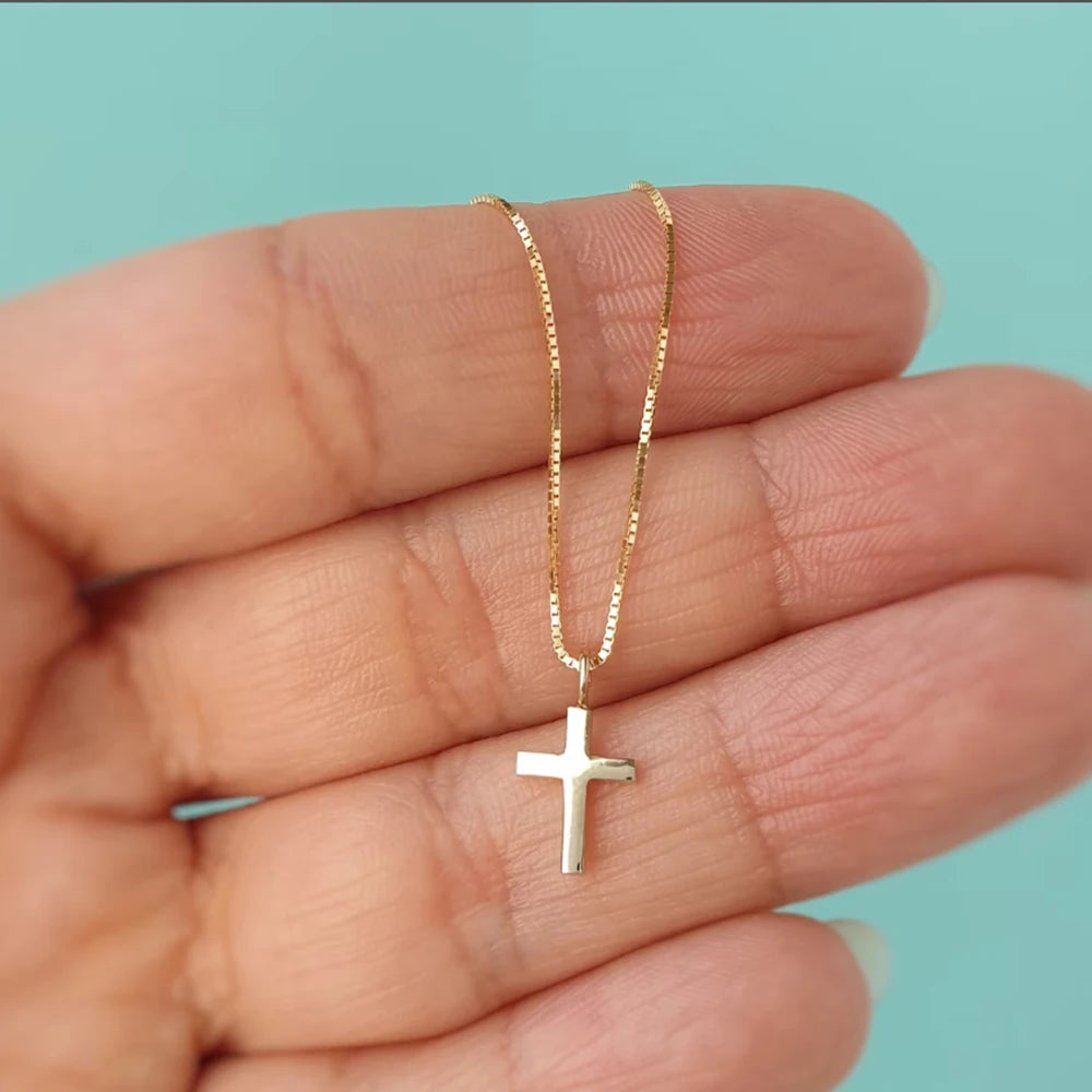 Graceful Cross Pendant Necklace
